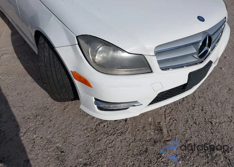 2013 Mercedes-Benz C 300 Sport 4Matic из США, поврежденный, VIN WDDGF8ABXDR276012